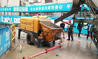 细石混凝土输送泵哪里有-输送用鲁科1机顶10人[鲁科重工]